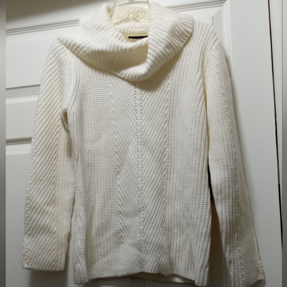 Elie Tahari Ivory Thick Wool Blend Cowl Neck Vintage Sweater - Size: L - Picture 16 of 16